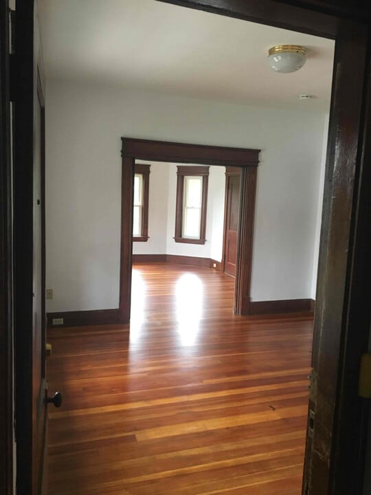 59 Burrill Ave in Bridgewater, MA - Building Photo
