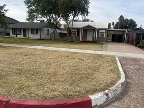 160 N Hibbert in Mesa, AZ - Building Photo - Building Photo