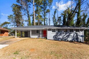 2313 Green Forrest Dr in Decatur, GA - Building Photo