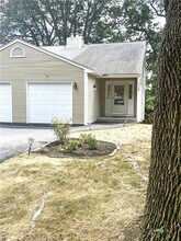 130 Arbor Dr in Providence, RI - Building Photo - Building Photo