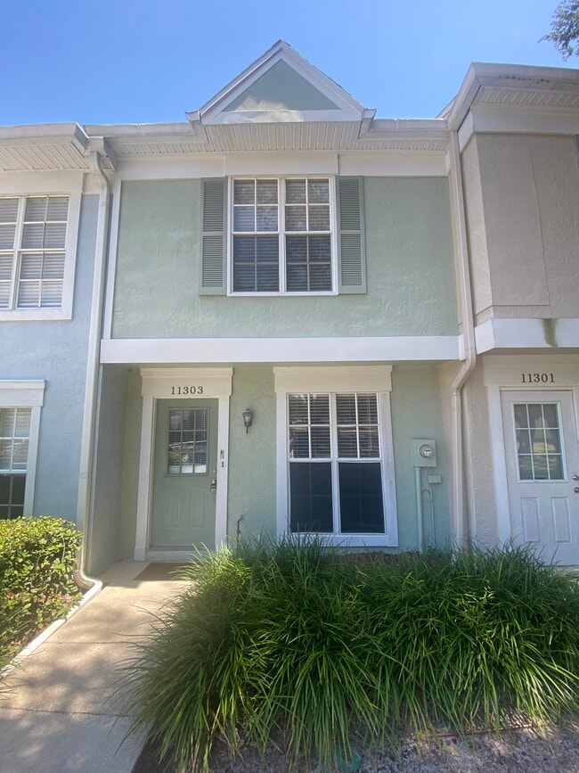 11303 Grandville Dr