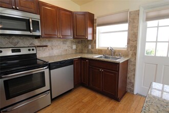 2959 Bay St in Sarasota, FL - Building Photo - Building Photo