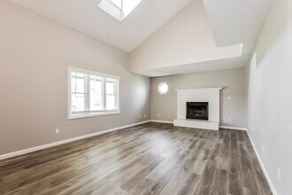 8460 Countryside Ct in Indianapolis, IN - Foto de edificio - Building Photo