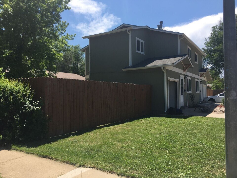 1001 Sycamore St in Fort Collins, CO - Building Photo