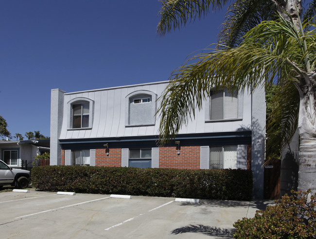 4665 Mississippi St in San Diego, CA - Building Photo - Building Photo