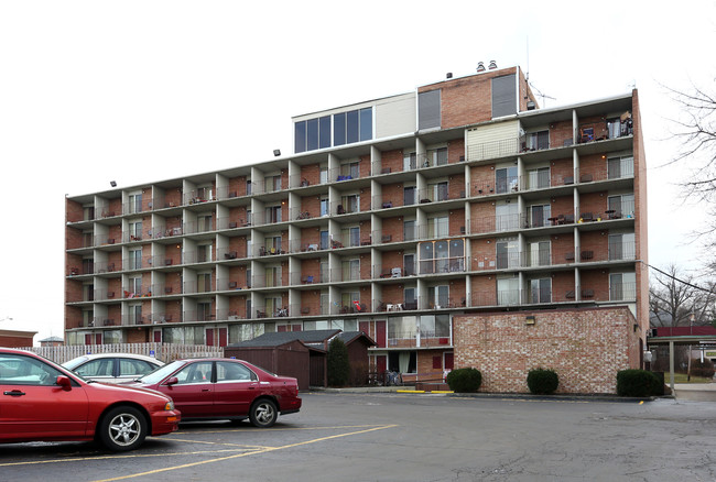 The University Inn in Kent, OH - Building Photo - Building Photo