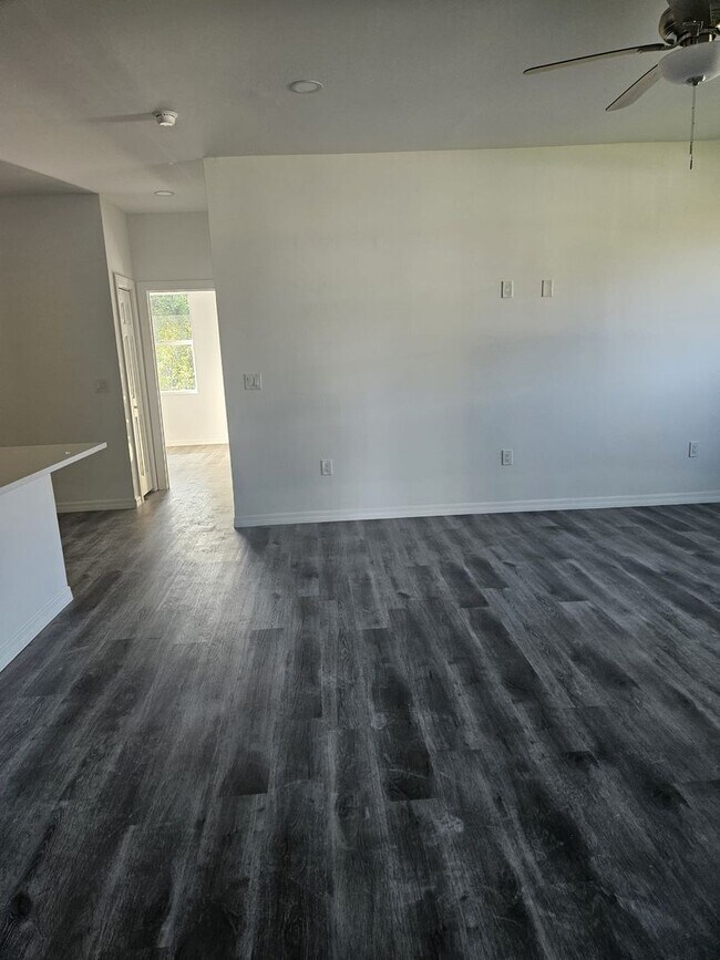 4948-4951 30th St SW in Lehigh Acres, FL - Building Photo - Building Photo