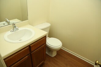 380 Minor Ridge Rd in Charlottesville, VA - Foto de edificio - Building Photo