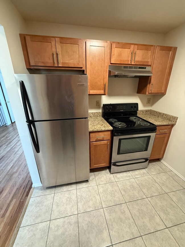 570 Central Ave, Unit 2