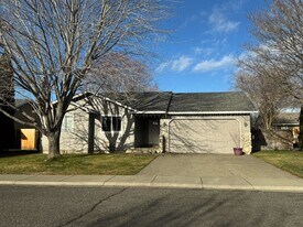 209 W Mt Baker Ct in Ellensburg, WA - Building Photo