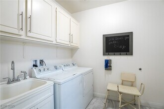 799 Flowing Meadow Dr in Henderson, NV - Building Photo - Building Photo