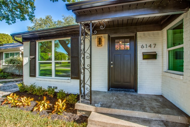 6147 Ravendale Ln in Dallas, TX - Building Photo - Building Photo