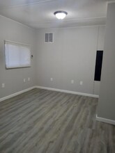 777 E Yerby St in Marshall, MO - Building Photo - Building Photo