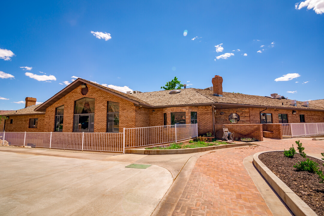 985 W Utah Ave in Hildale, UT - Building Photo