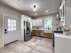 2369 Park Ave in Cincinnati, OH - Building Photo - Building Photo