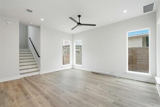 2709 Bristol Dr in Austin, TX - Building Photo - Building Photo
