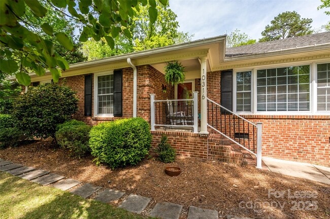 10316 Whitethorn Dr in Charlotte, NC - Building Photo - Building Photo