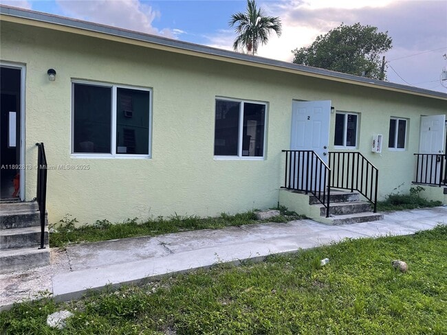 8307 NE Miami Ct in Miami, FL - Building Photo - Building Photo
