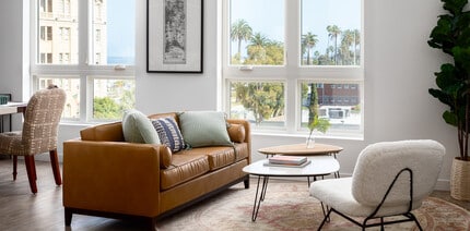 550 Harborfront in San Pedro, CA - Foto de edificio - Building Photo