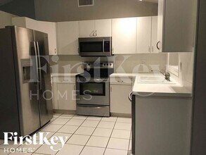 7615 Ivory Terrace in New Port Richey, FL - Building Photo - Building Photo