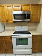 2862 NW 55th Ave in Lauderhill, FL - Building Photo - Building Photo