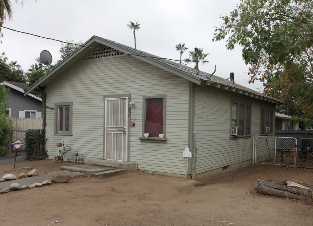 4230 13th St in Riverside, CA - Building Photo