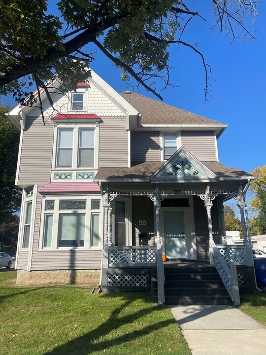 237 N Prospect St-Unit -PLC237 in Bowling Green, OH - Building Photo