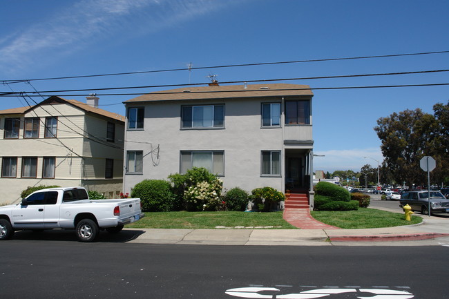 4115 Beresford St in San Mateo, CA - Building Photo - Building Photo