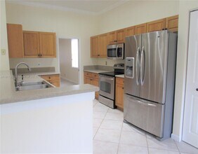 3851 Falcon Ridge Cir in Weston, FL - Building Photo - Building Photo