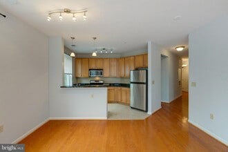 2665 Prosperity Ave in Fairfax, VA - Building Photo - Building Photo