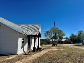 305 Hall St in Richland Springs, TX - Building Photo - Building Photo