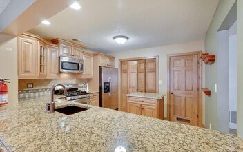 51 Richmond Ct in Tinton Falls, NJ - Building Photo - Building Photo