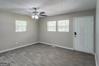 200 Dodd St in Fairburn, GA - Building Photo - Building Photo