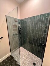 27 Hillside Pl, Unit 4 in New Britain, CT - Foto de edificio - Building Photo