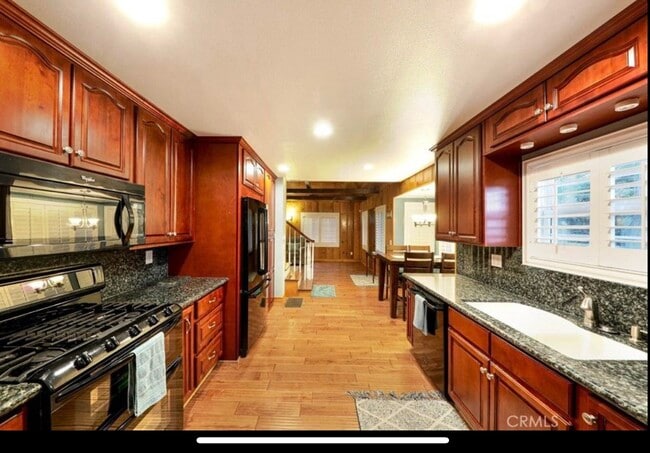 24913 Matterhorn Ct in Crestline, CA - Building Photo - Building Photo