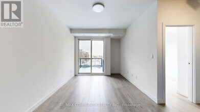 30 Markdale Ln in Markham, ON - Building Photo - Building Photo