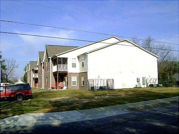 Summit Apartments in Fayetteville, NC - Building Photo - Building Photo