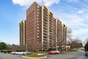Chelsea Towers in Bethesda, MD - Building Photo