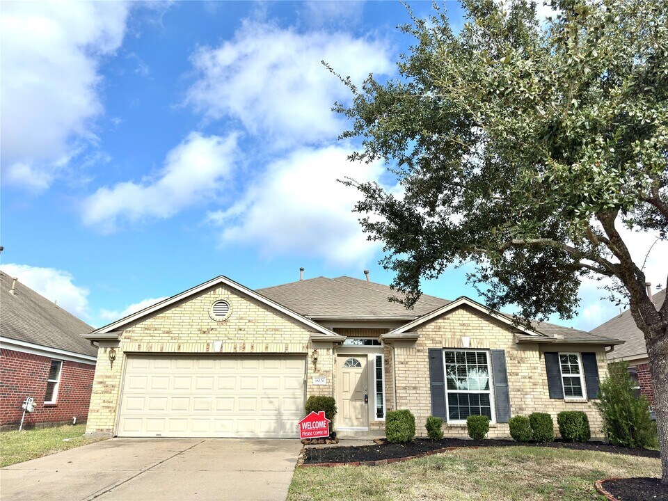 18426 Cypress Lake Village Dr in Cypress, TX - Building Photo