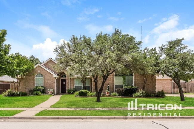 property at 3804 Cross Country Trail