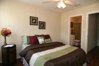 Mansion Creek Duplexes in Tyler, TX - Building Photo - Building Photo