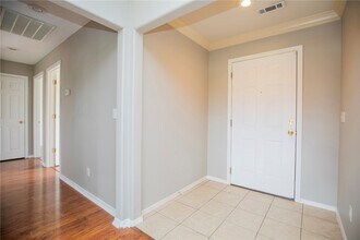 902 SW Sandrock Rd in Bentonville, AR - Building Photo - Building Photo