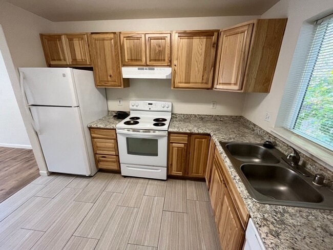 1453 NE Tucson Way in Bend, OR - Building Photo - Building Photo