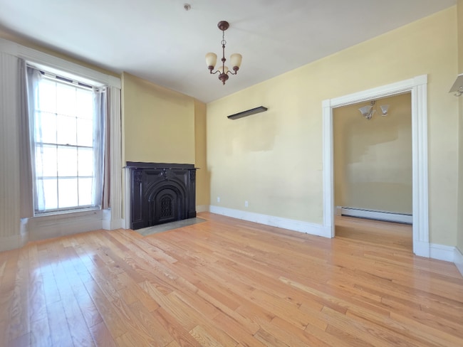 128 Hammond St, Unit 1 in Bangor, ME - Building Photo - Building Photo