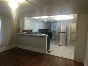 1123 Parish St in Greensboro, NC - Building Photo - Building Photo