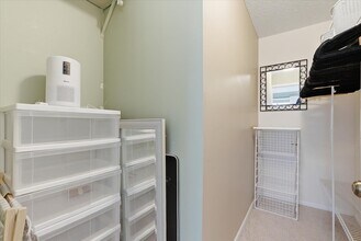 10451 Greenbrier Rd in Minnetonka, MN - Building Photo - Building Photo