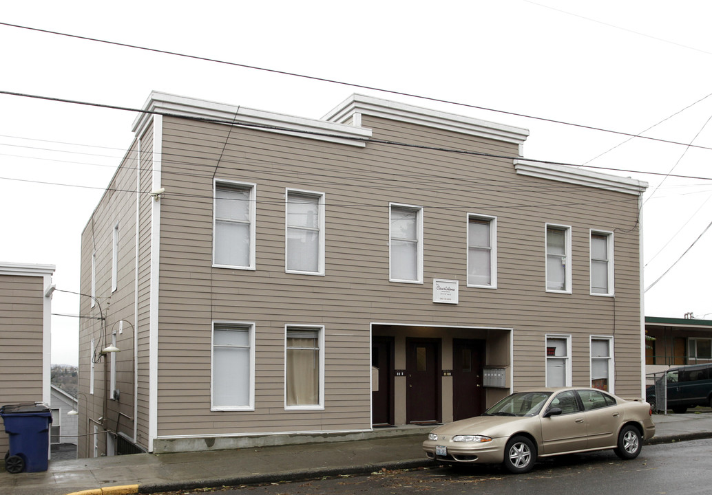 Courtstone Apartments in Seattle, WA - Building Photo