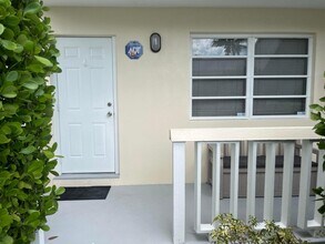 325 S Ocean Breeze in Lake Worth Beach, FL - Building Photo - Building Photo