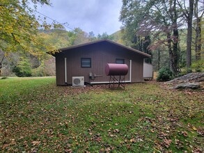1061 Caldwell Dr in Maggie Valley, NC - Building Photo - Building Photo