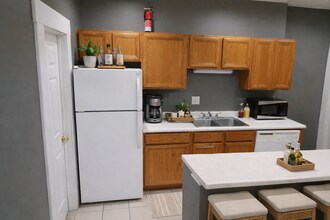 1515 Summit St in Columbus, OH - Foto de edificio - Building Photo